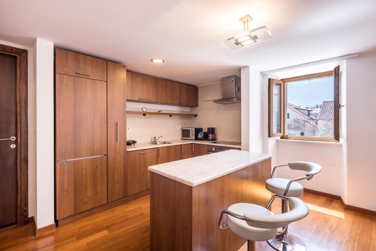 Peristil Apartment Split Exterior photo
