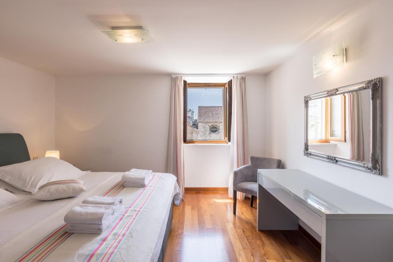 Peristil Apartment Split Exterior photo
