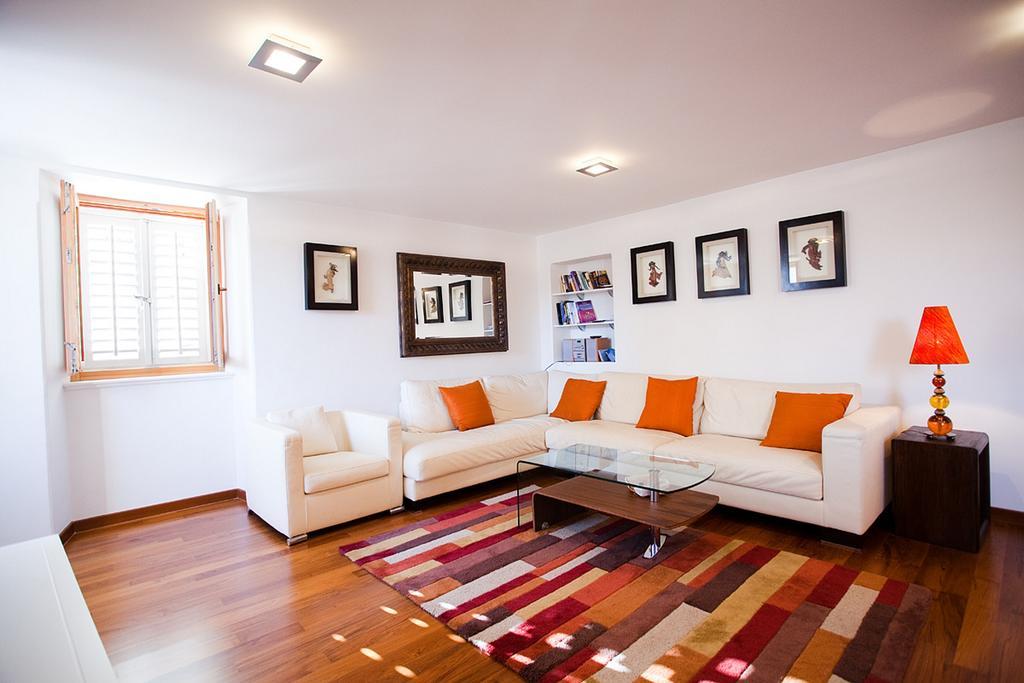 Peristil Apartment Split Exterior photo